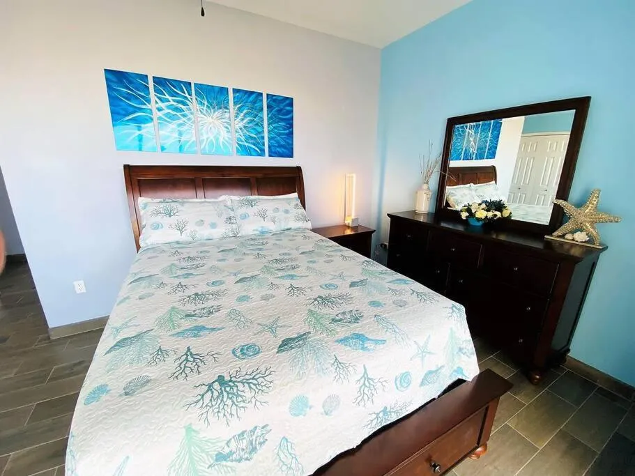 Bed in Beautiful Condo La Joya - Near Beach with Views