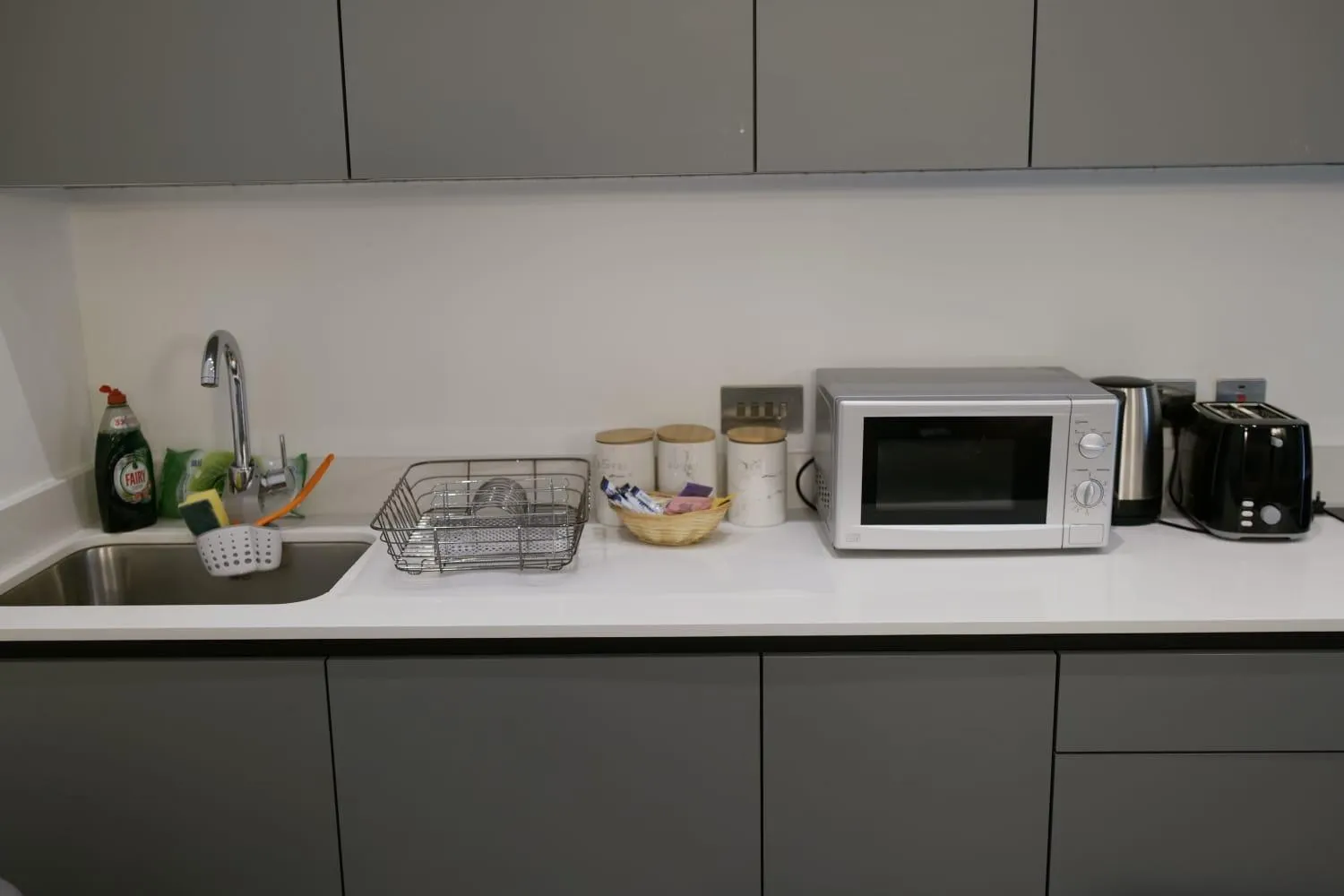 Kitchen or kitchenette in MK SHORTSTAY DELUXE-Flat 2