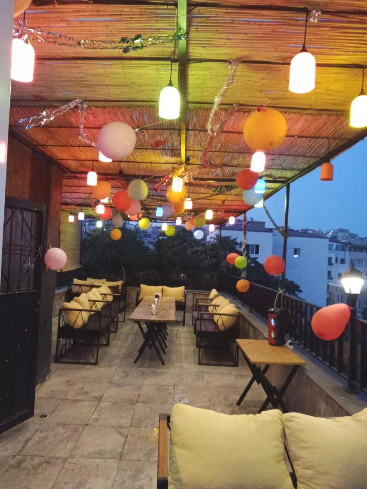 Restaurant/places to eat in Mr Lion Kumkapı Otel