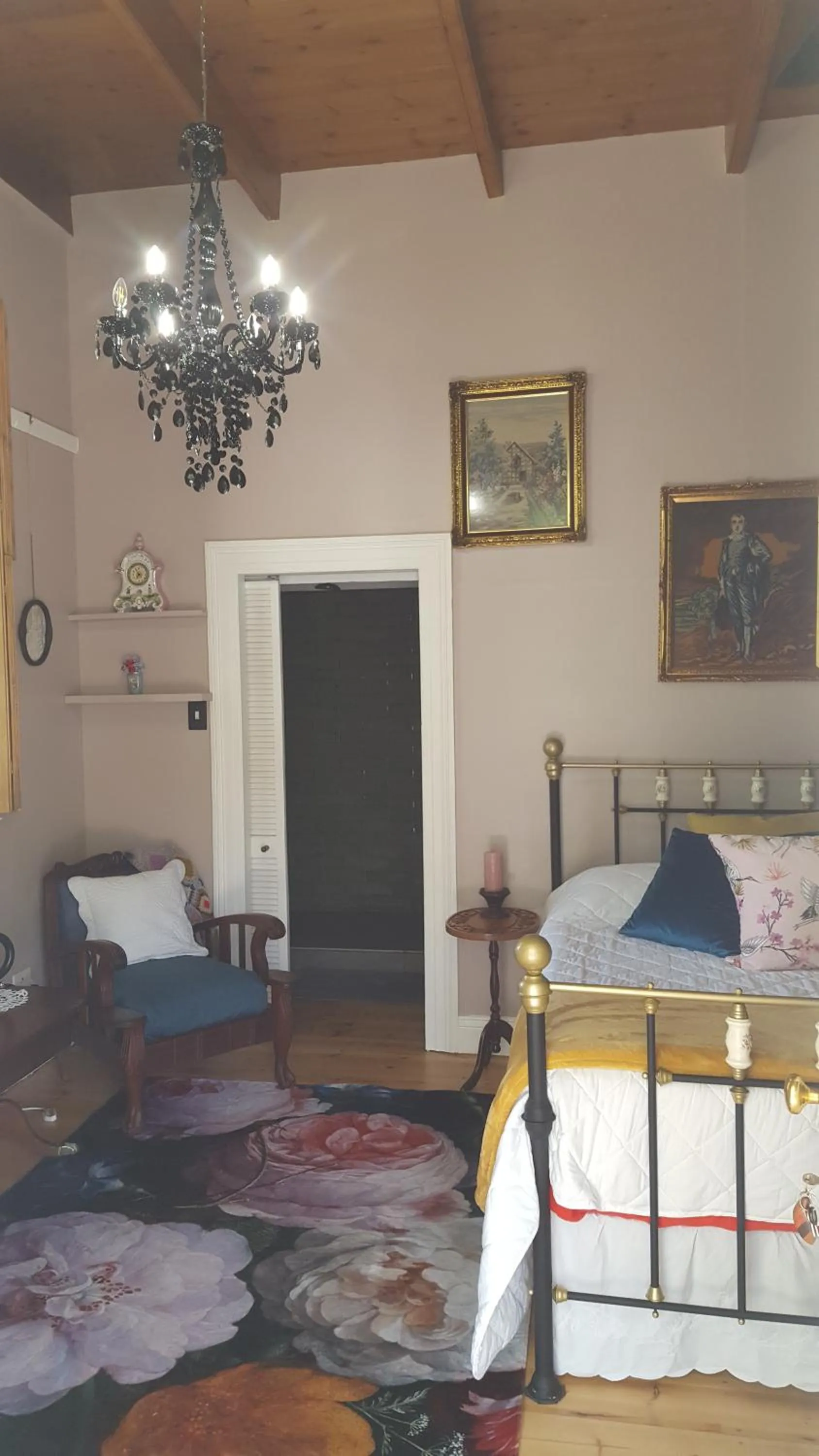 Bed in Montagu Manor