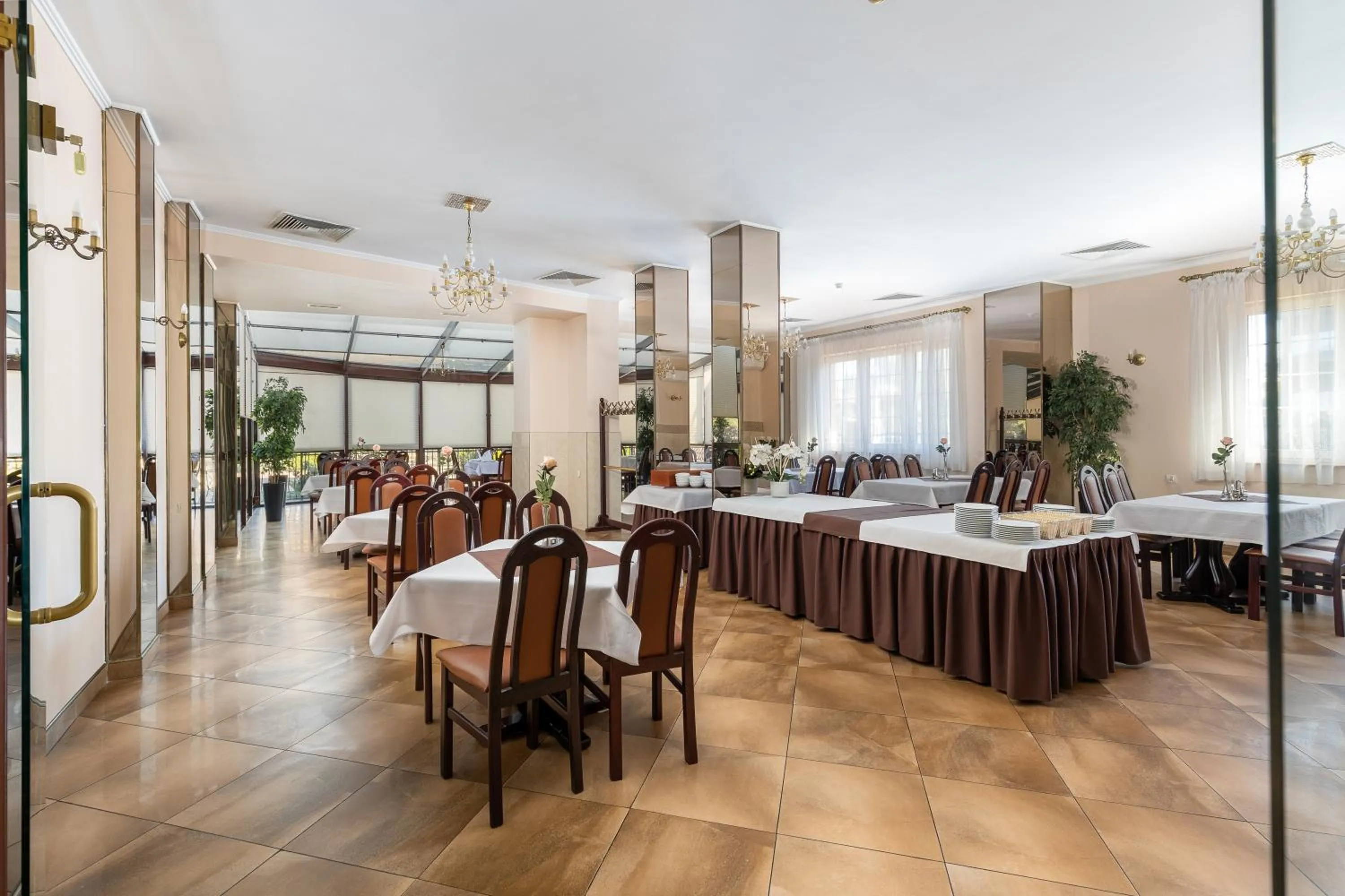 Restaurant/places to eat in Hotel Ruczaj
