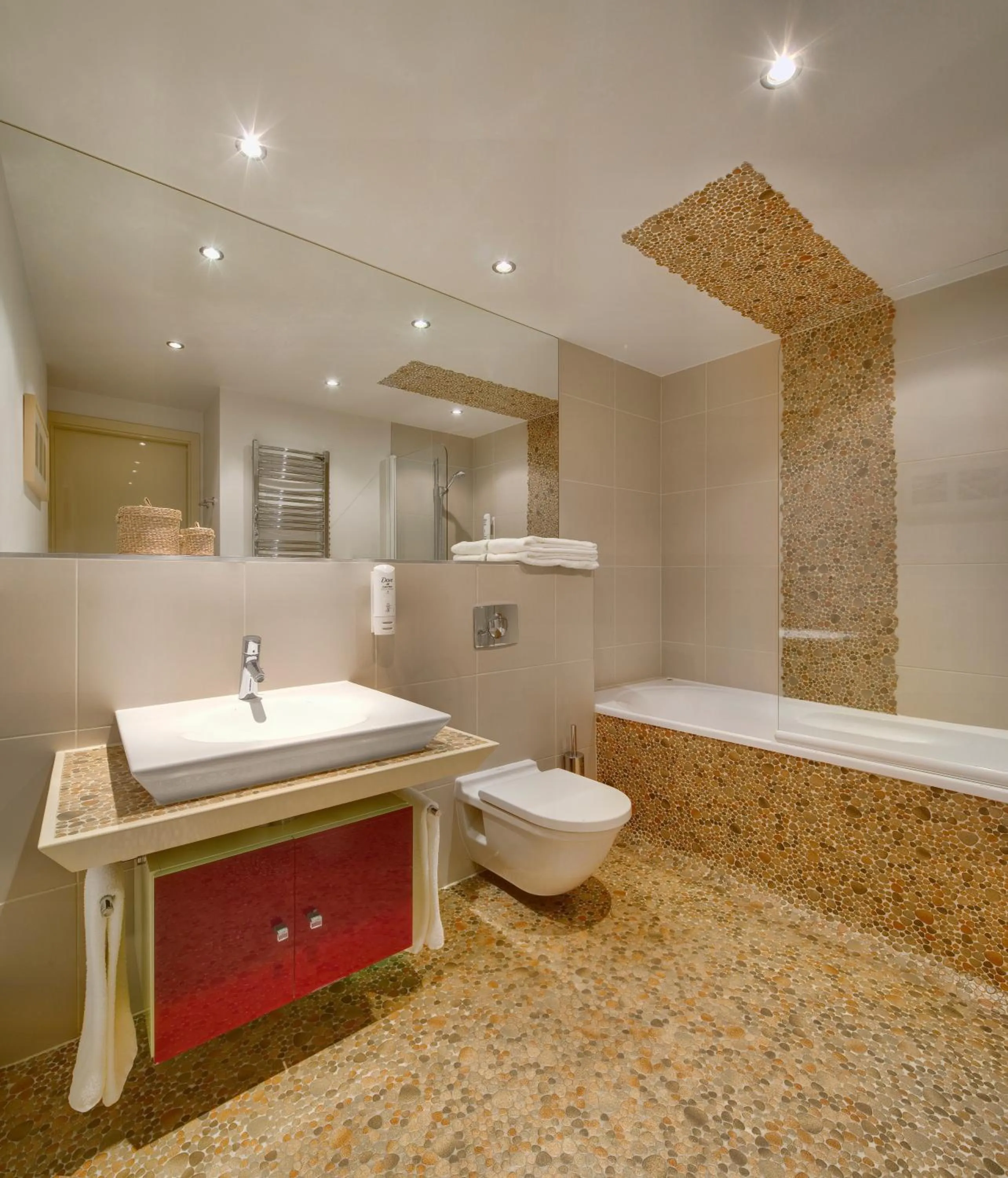 Shower in Mamaison Residence Diana