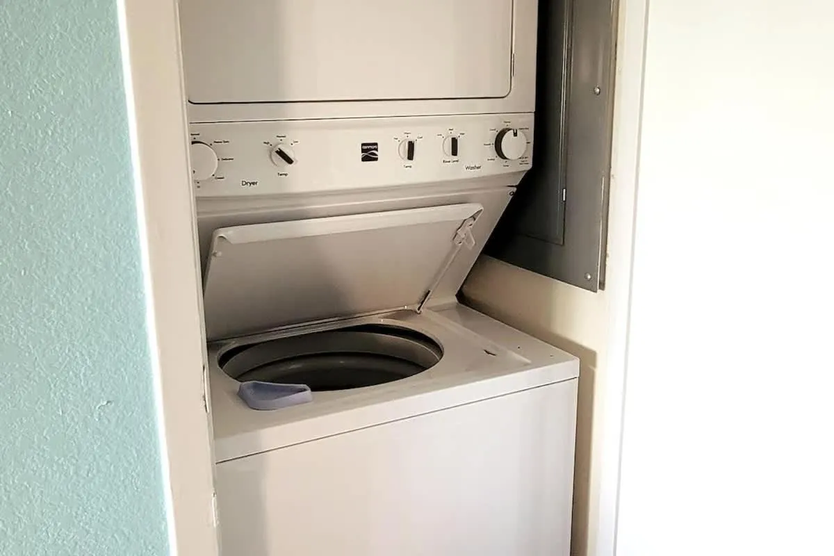 laundry in Bahia Mar #426