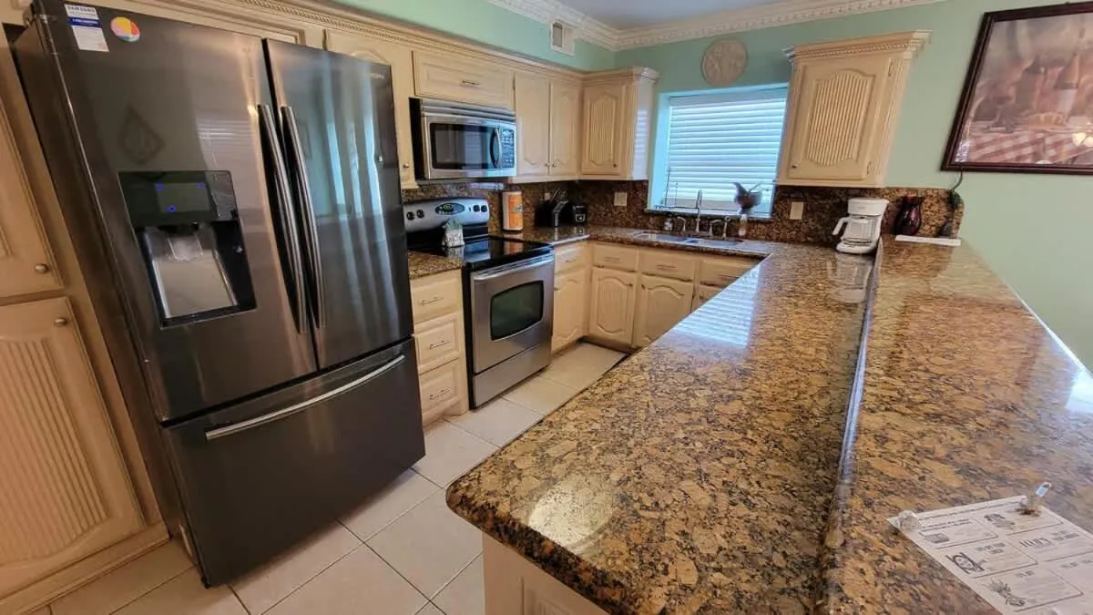 Kitchen or kitchenette in Campeche Triplex Unit A