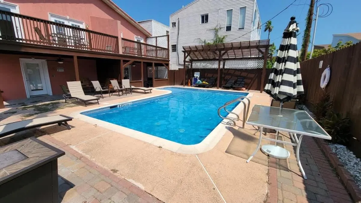 Swimming pool in Campeche Triplex Unit A