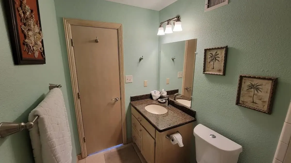 Bathroom in Campeche Triplex Unit A