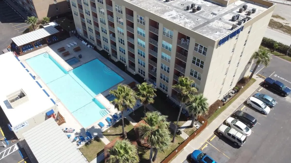 Swimming pool in Gulfview II #604