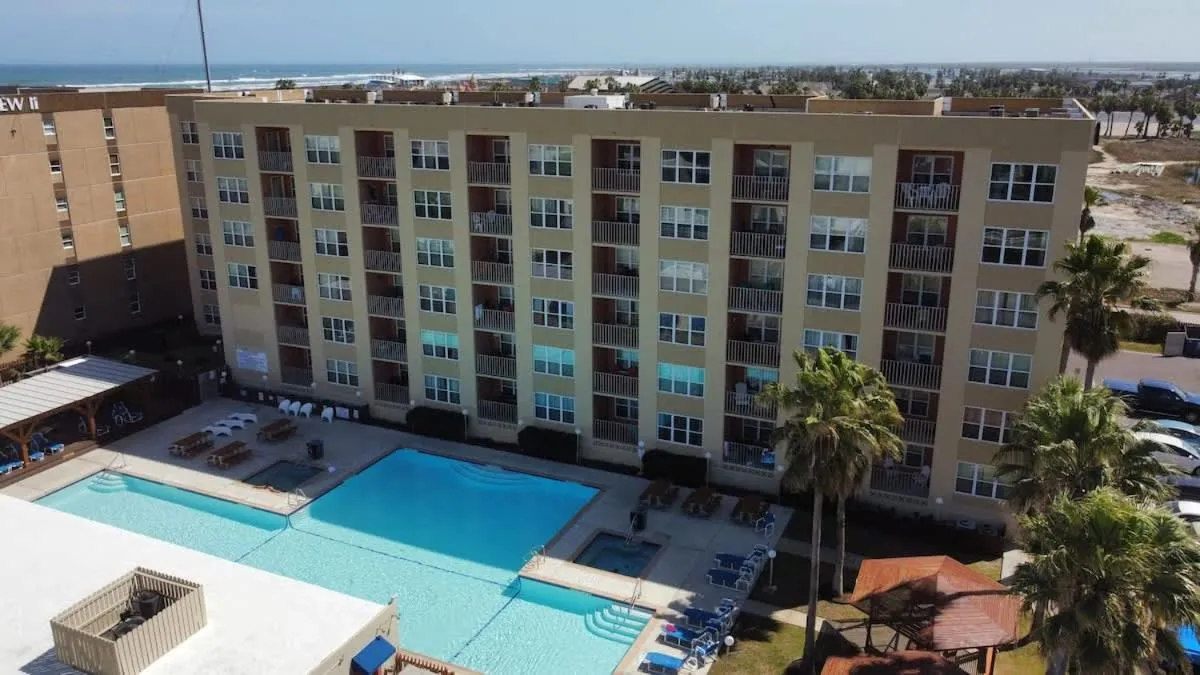 Swimming pool in Gulfview II #604