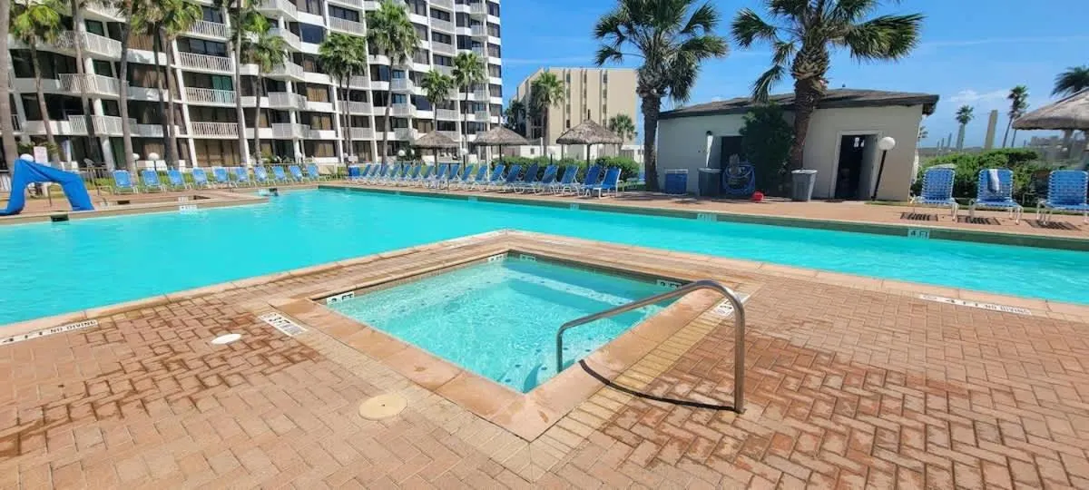 Swimming pool in Saida Royale 9039