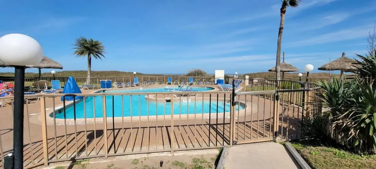 Swimming pool in Saida Royale 9039