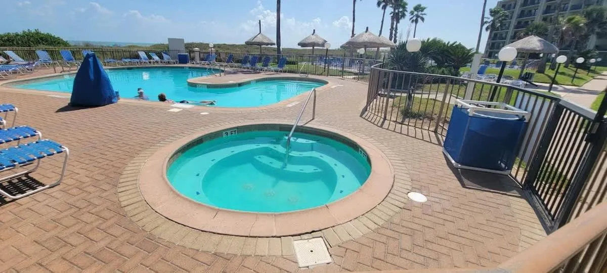 Swimming pool in Saida Royale 9039