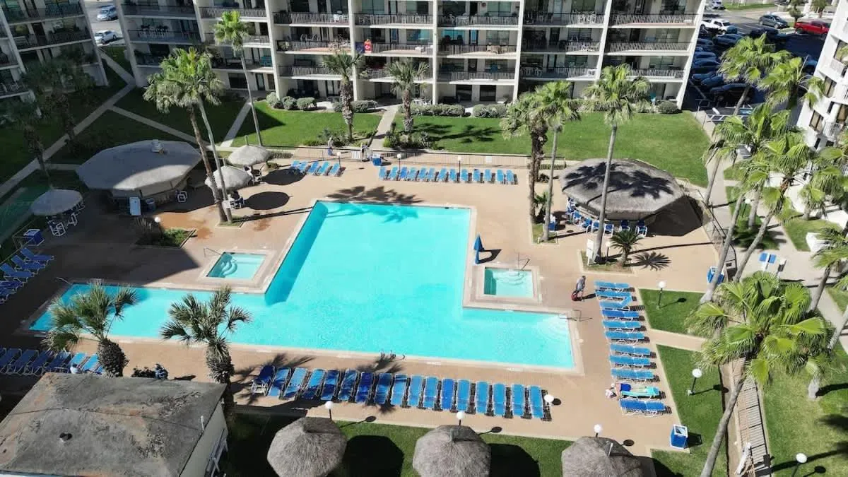 Swimming pool in Saida Royale 9039