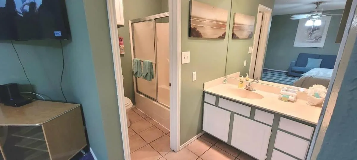Bathroom, Bed in Sparky's Pool House