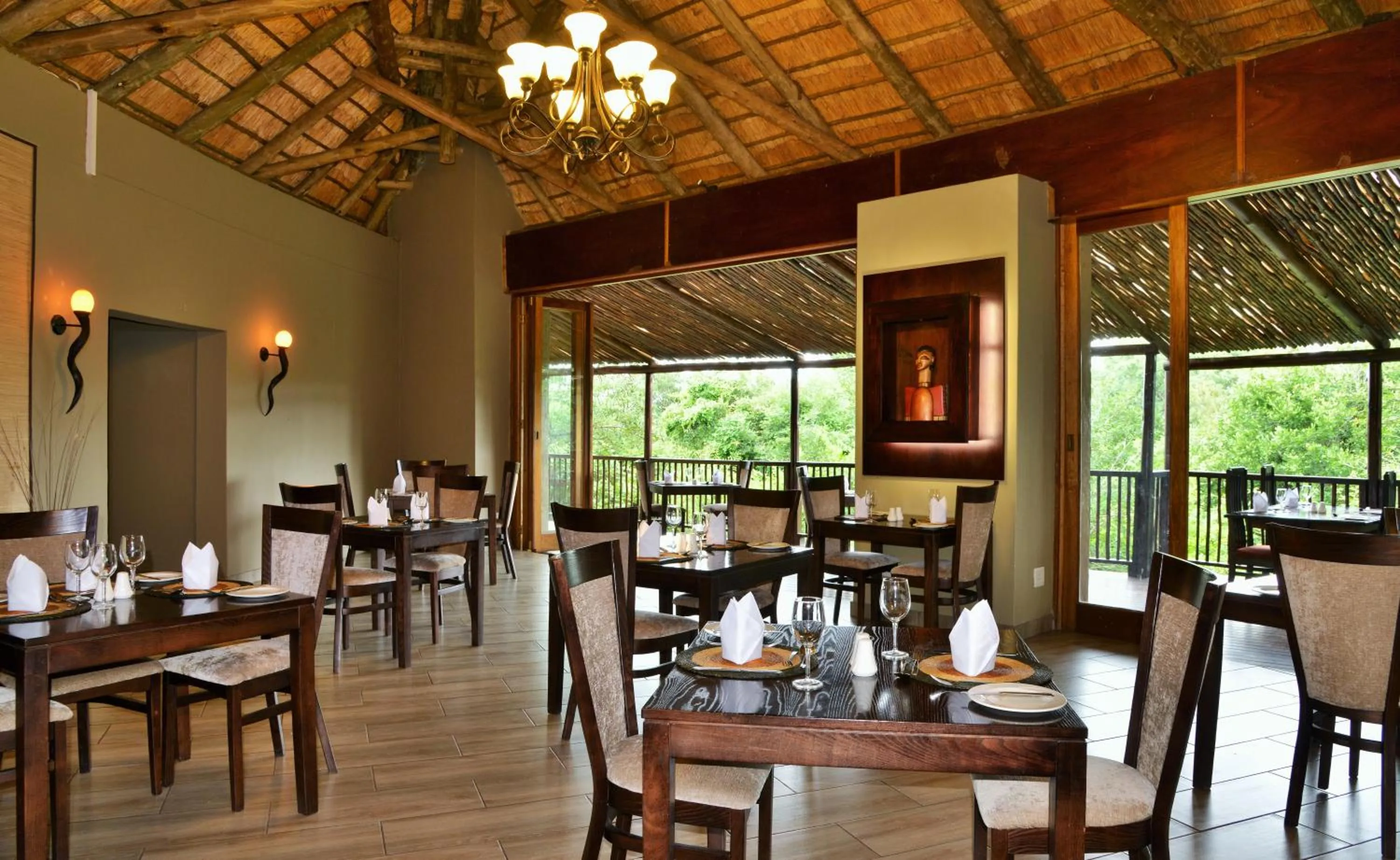Restaurant/places to eat in Shishangeni Lodge In Kruger National Park