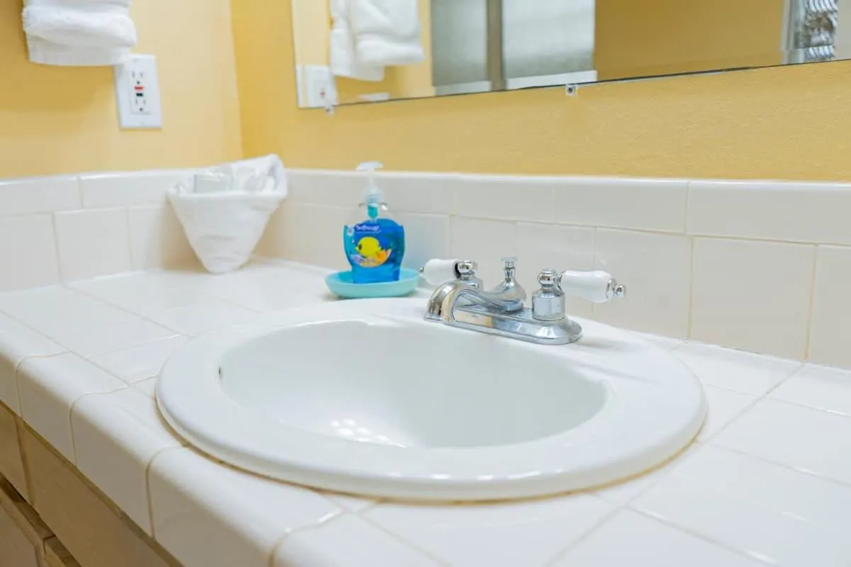 Photo of the whole room in Blue Siren House