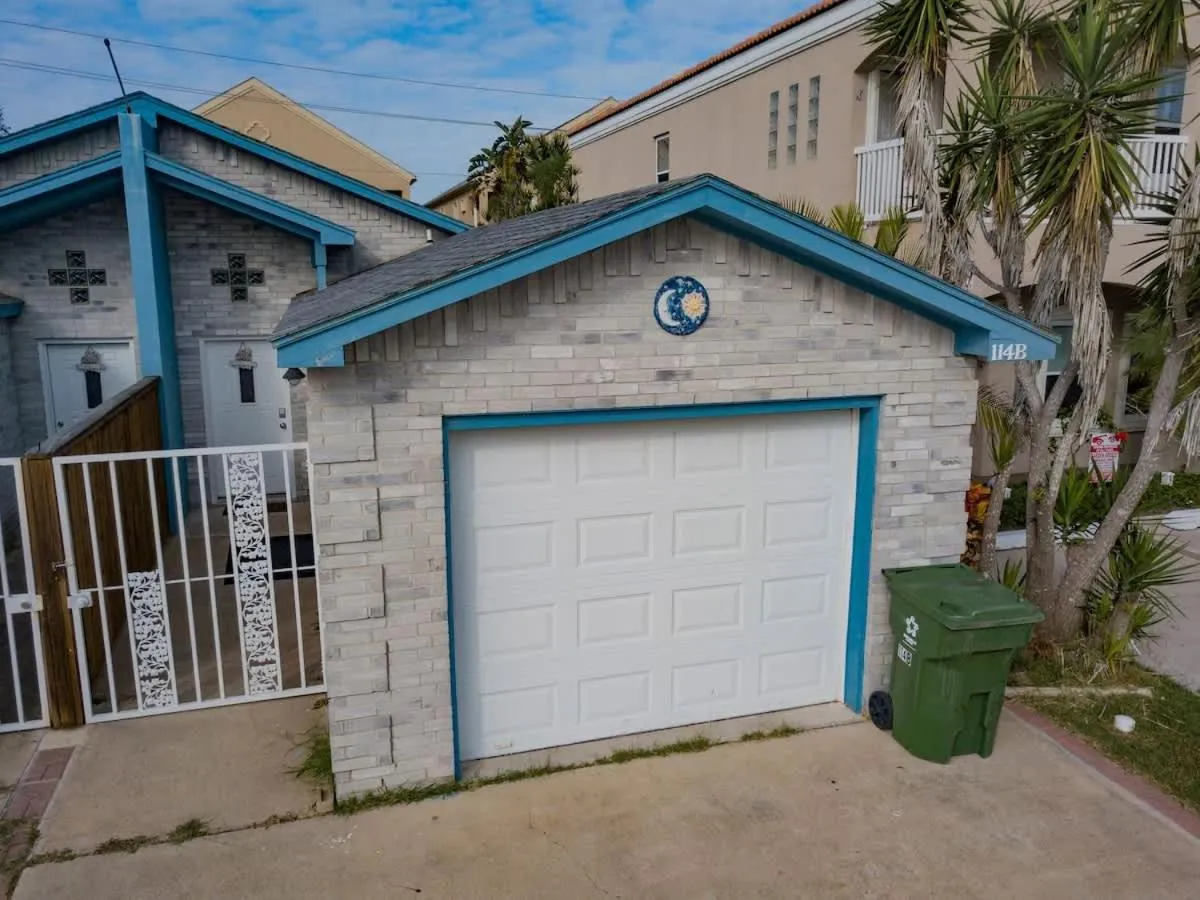 Parking in Blue Siren House