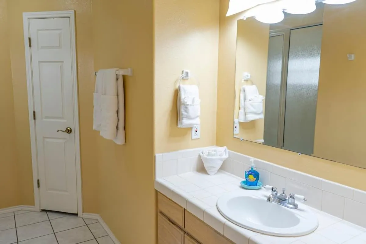 Bathroom in Blue Siren House