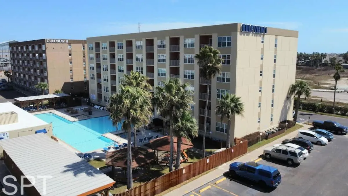 Swimming pool in Gulfview I #205