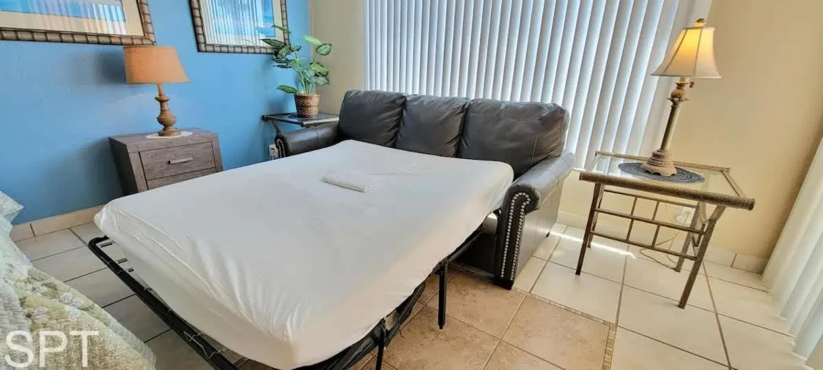Bed in Gulfview I #205