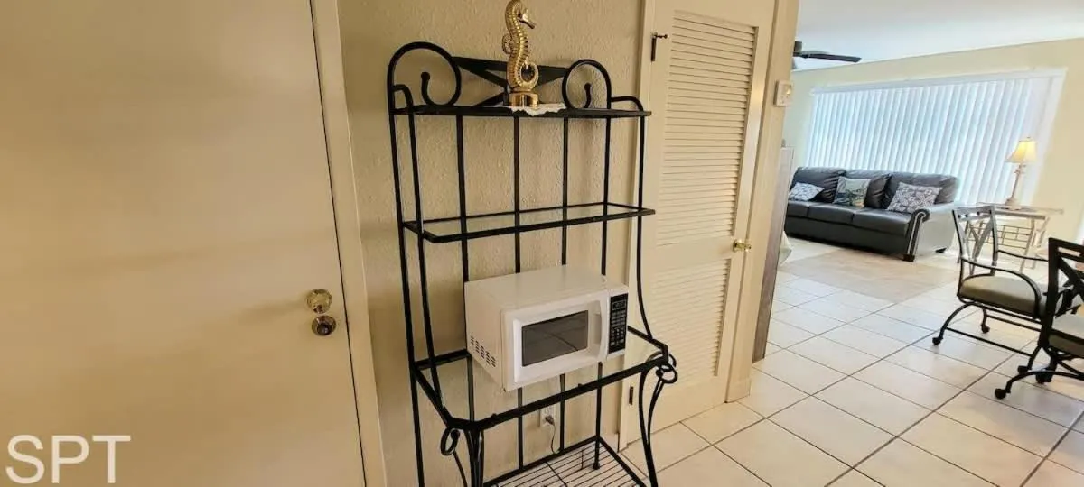 Living room in Gulfview I #205