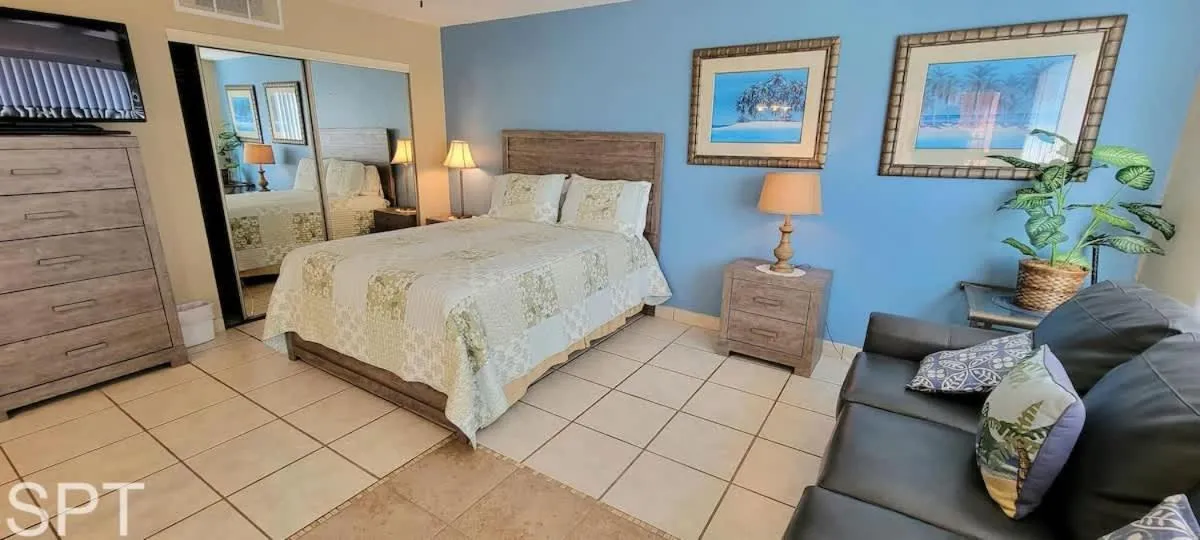 Bed in Gulfview I #205