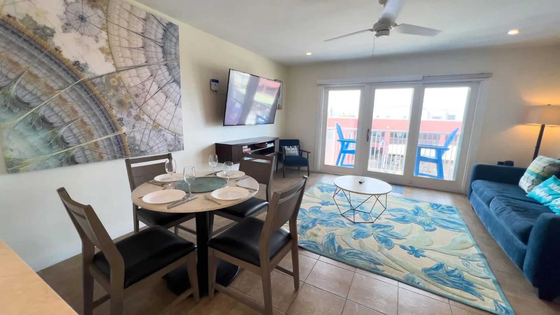 Dining area in La Internacional 313