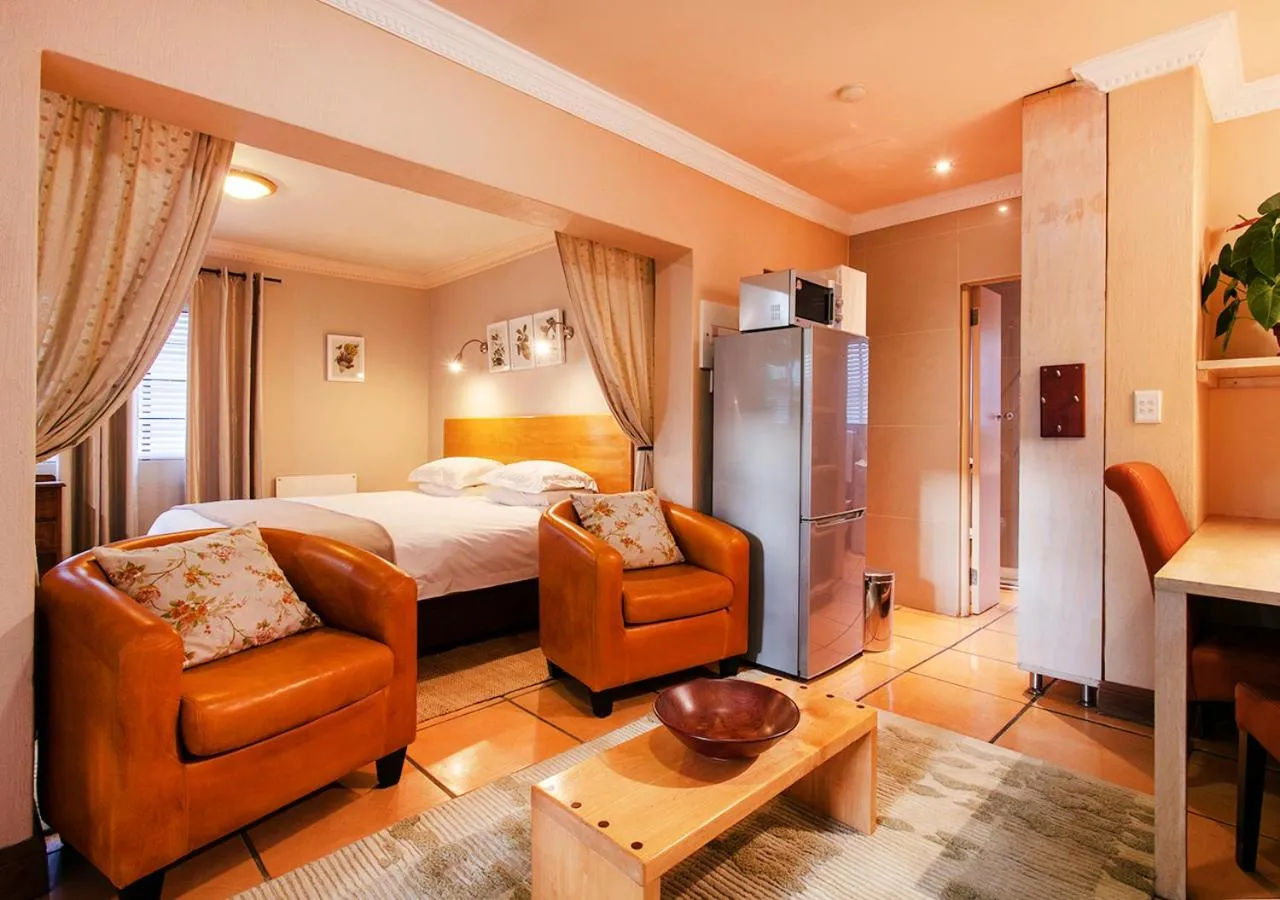 Bed in Waterkloof Apartments