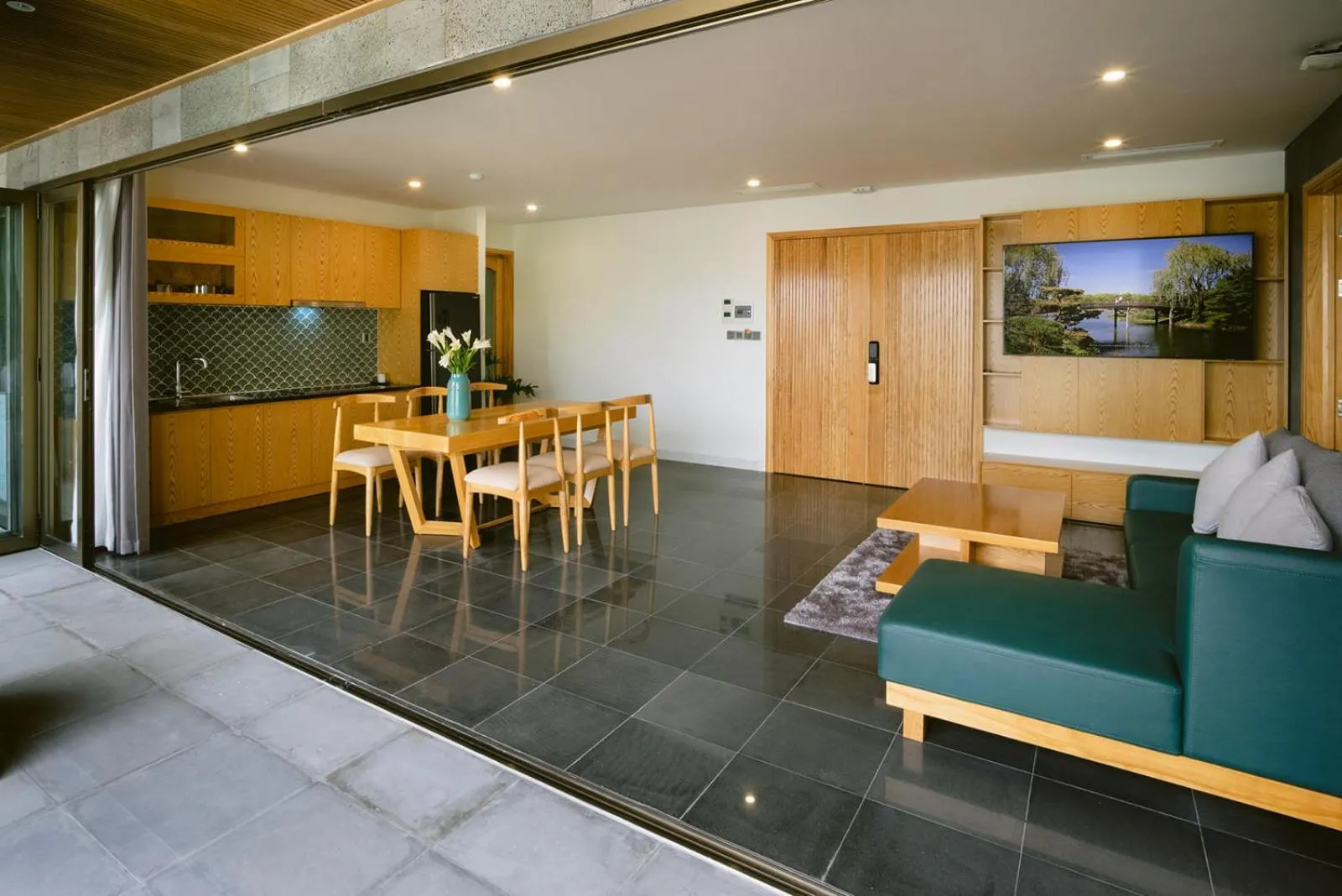 Dining area in LIVIE Da Nang An Thuong