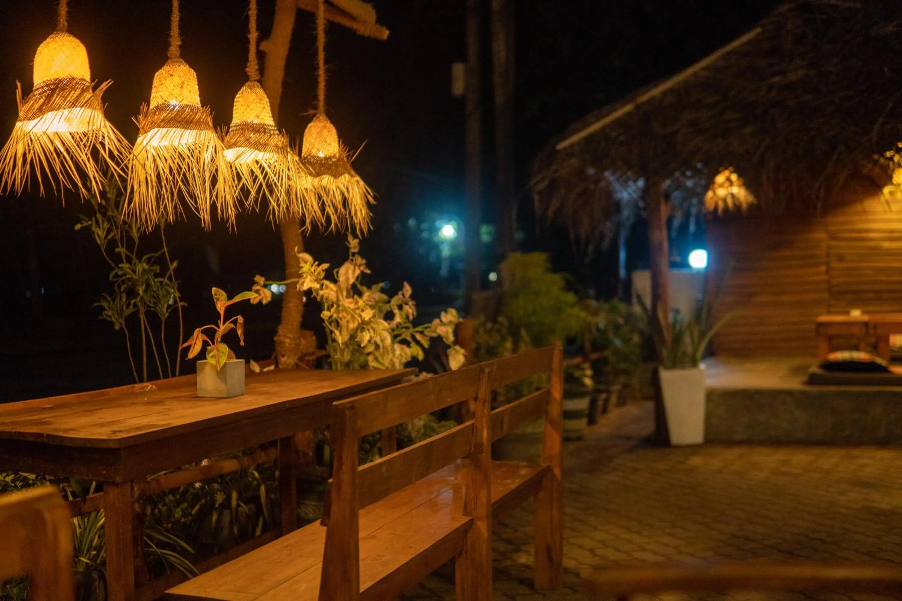 Garden in New Golden Bay Resort Weligama