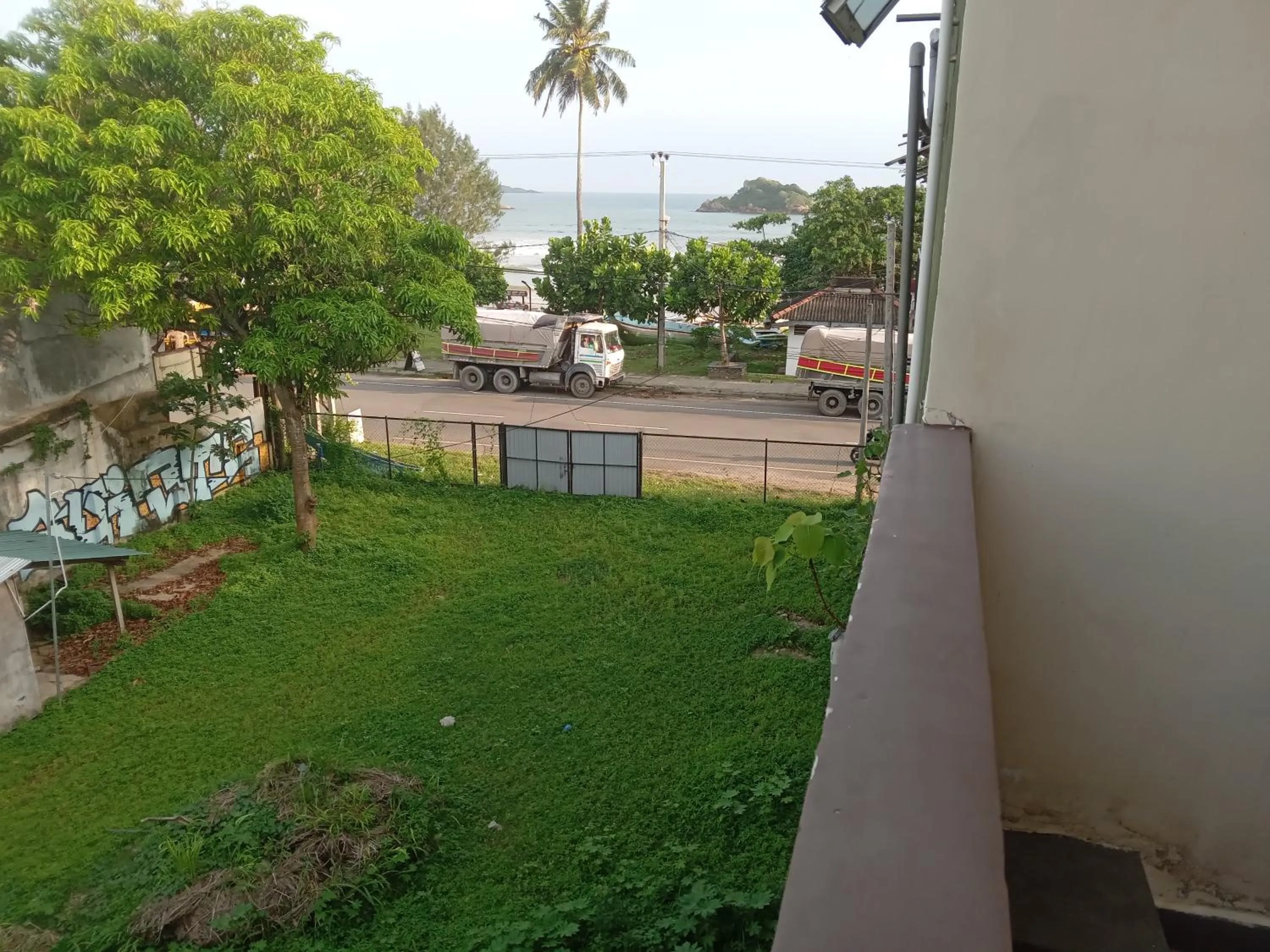 Garden in New Golden Bay Resort Weligama