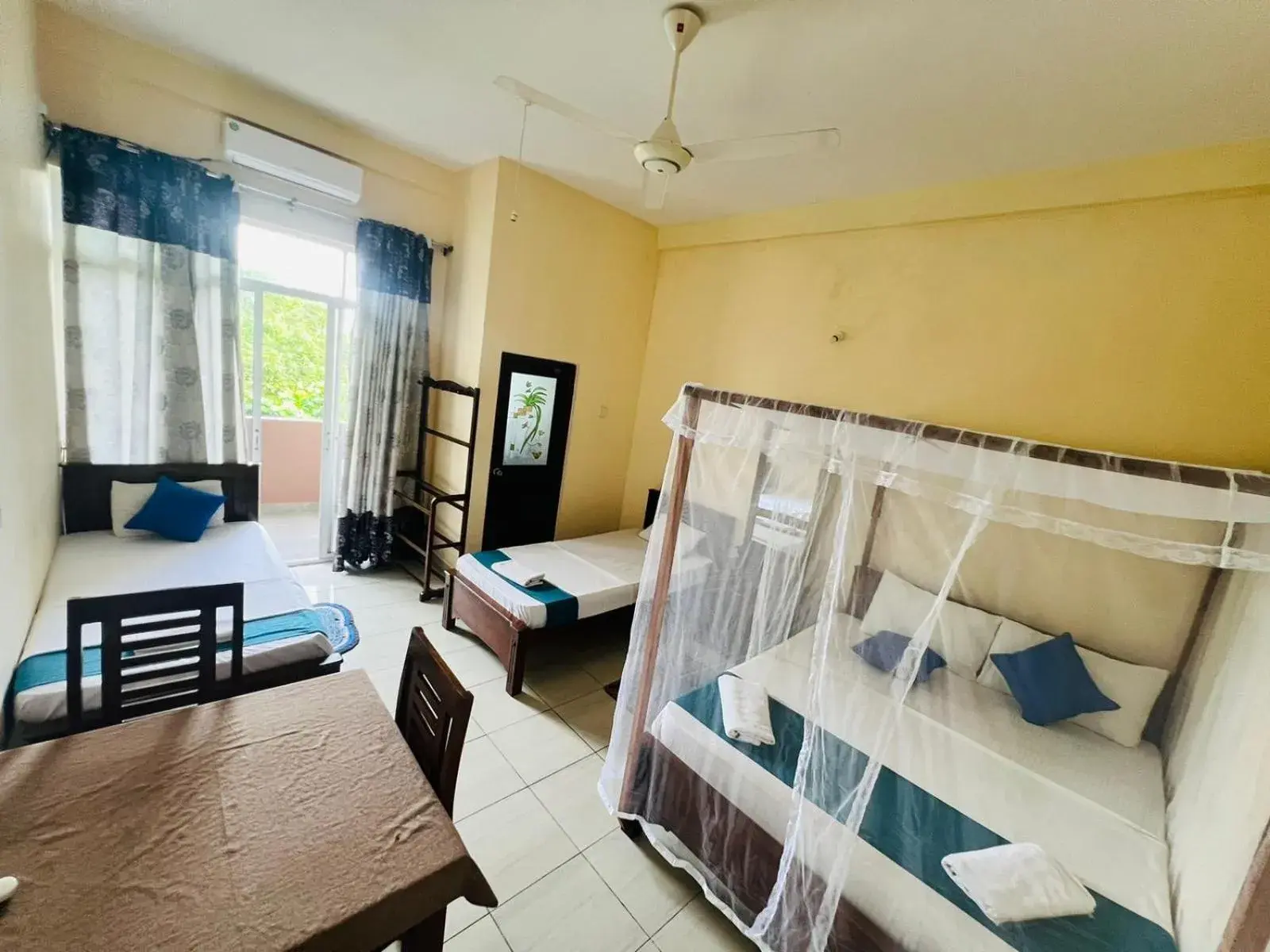 Deluxe Family Room in New Golden Bay Resort Weligama Deluxe Family Room in New Golden Bay Resort Weligama