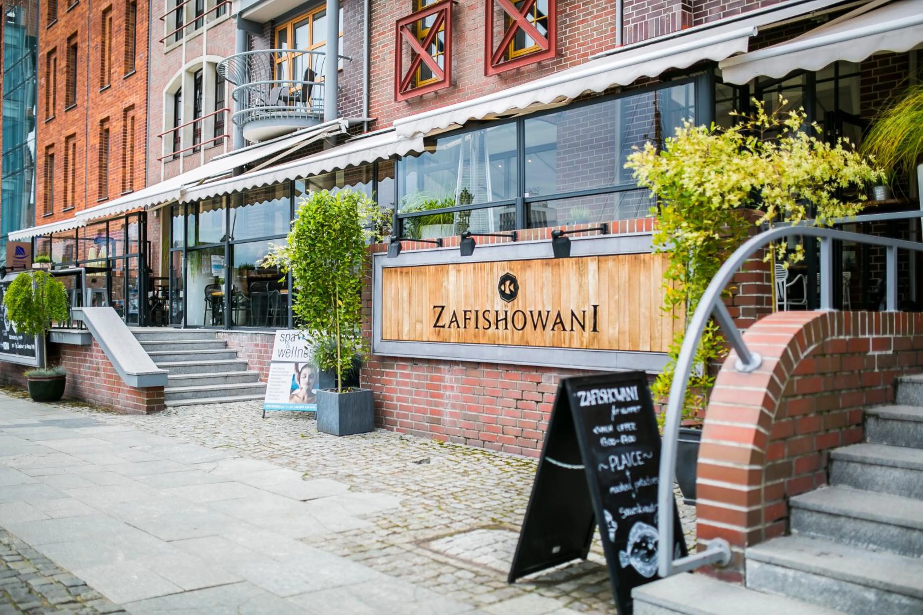 Restaurant/places to eat in Hotel Hanza