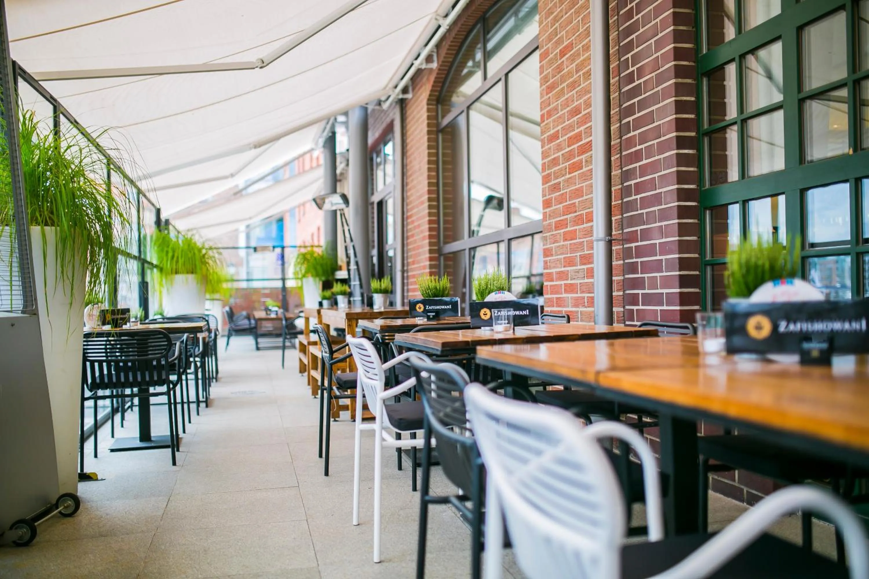 Restaurant/places to eat in Hotel Hanza