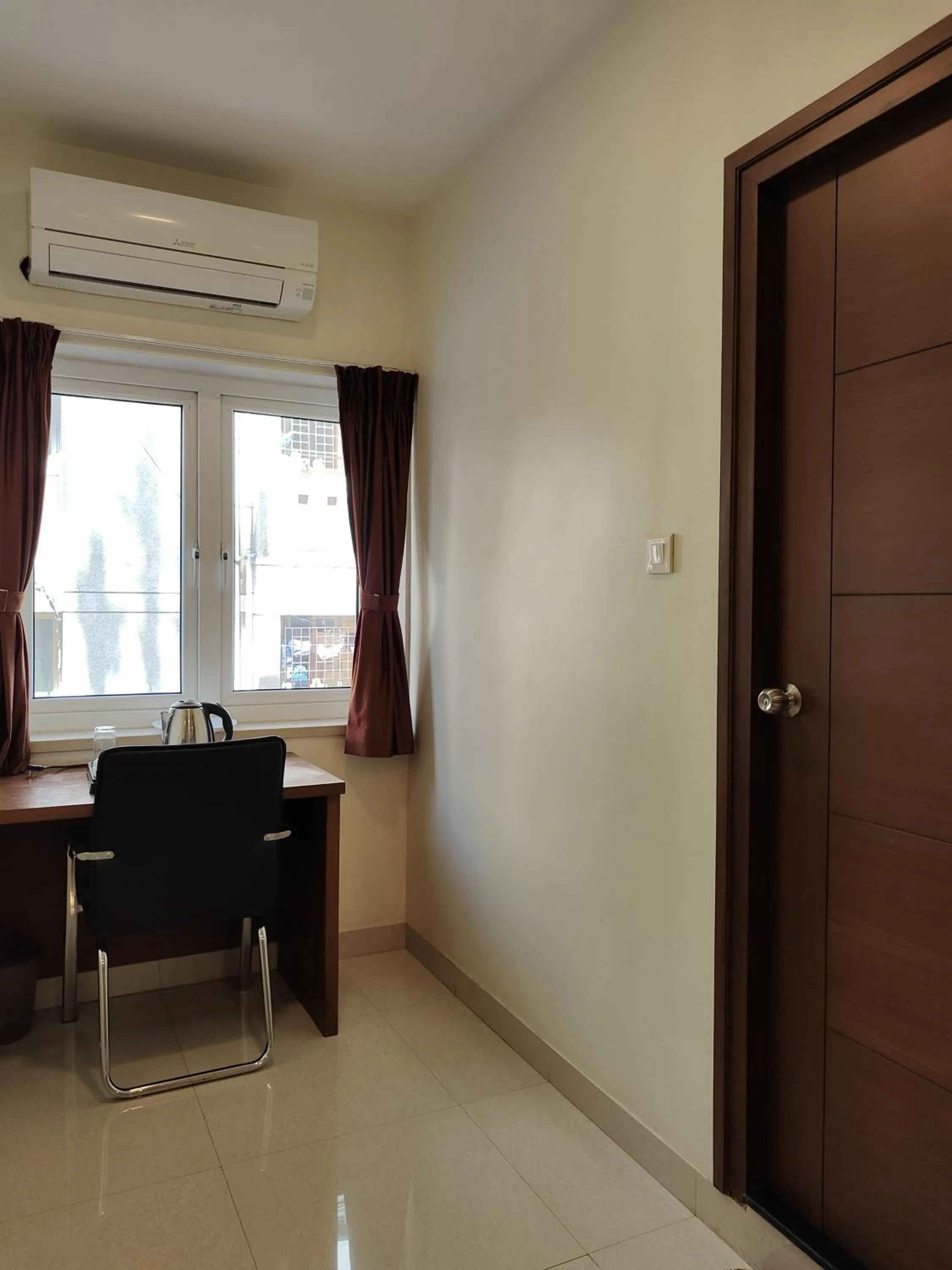 Business facilities in A and M Rooms and Residences