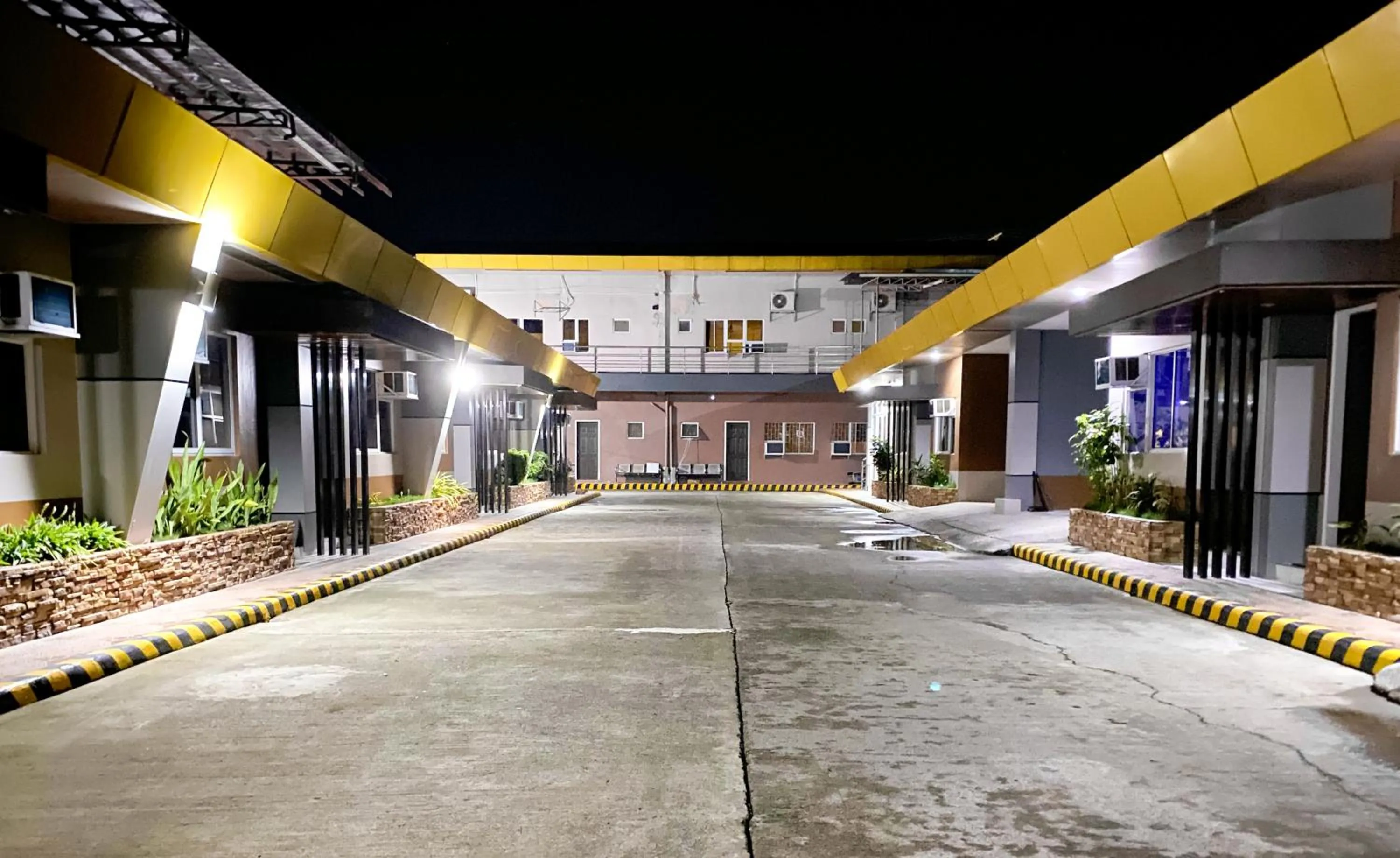 Parking in Ariano's Inn