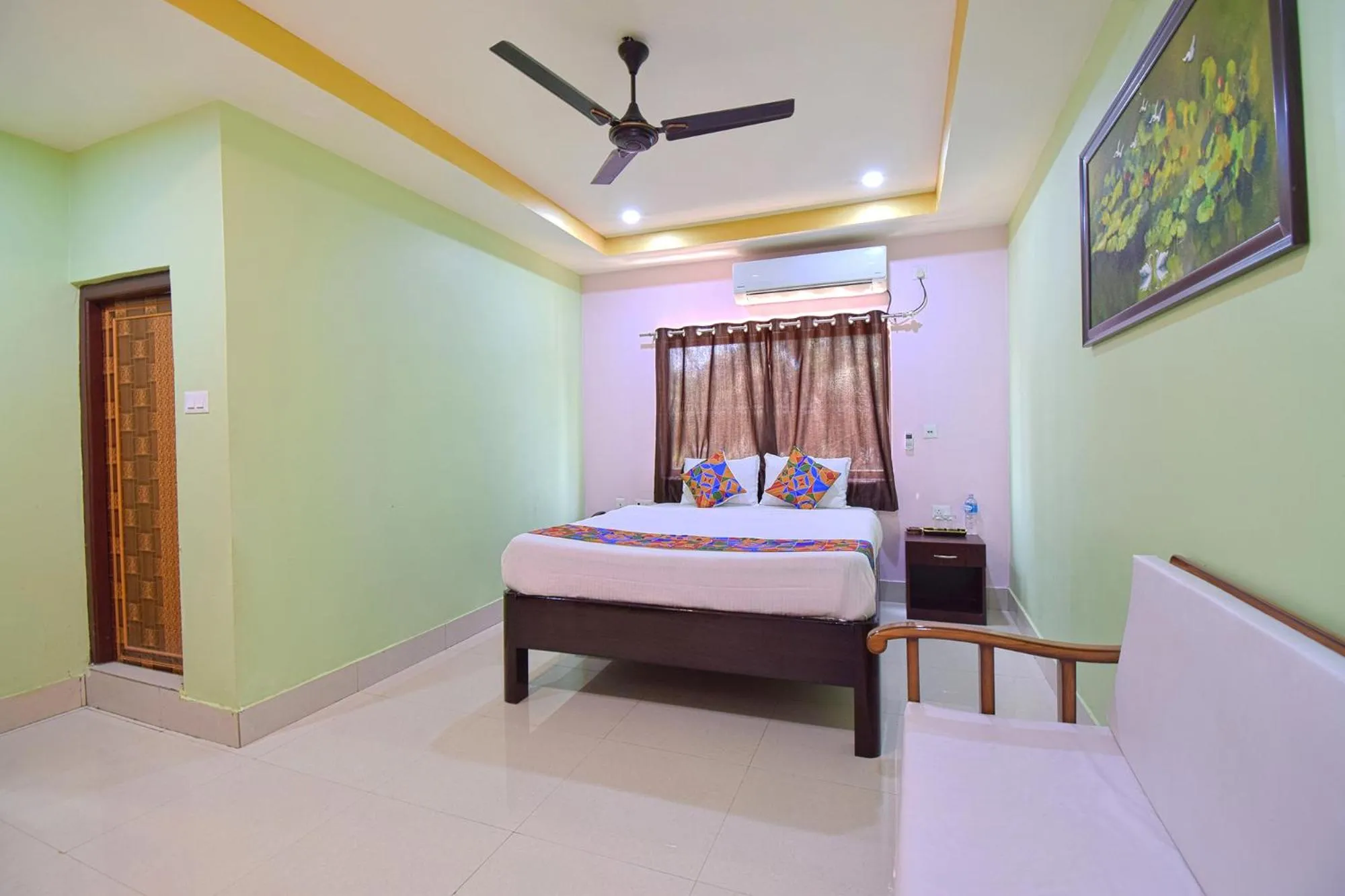 Bed in FabHotel Knight Airways - Nr Guwahati Airport