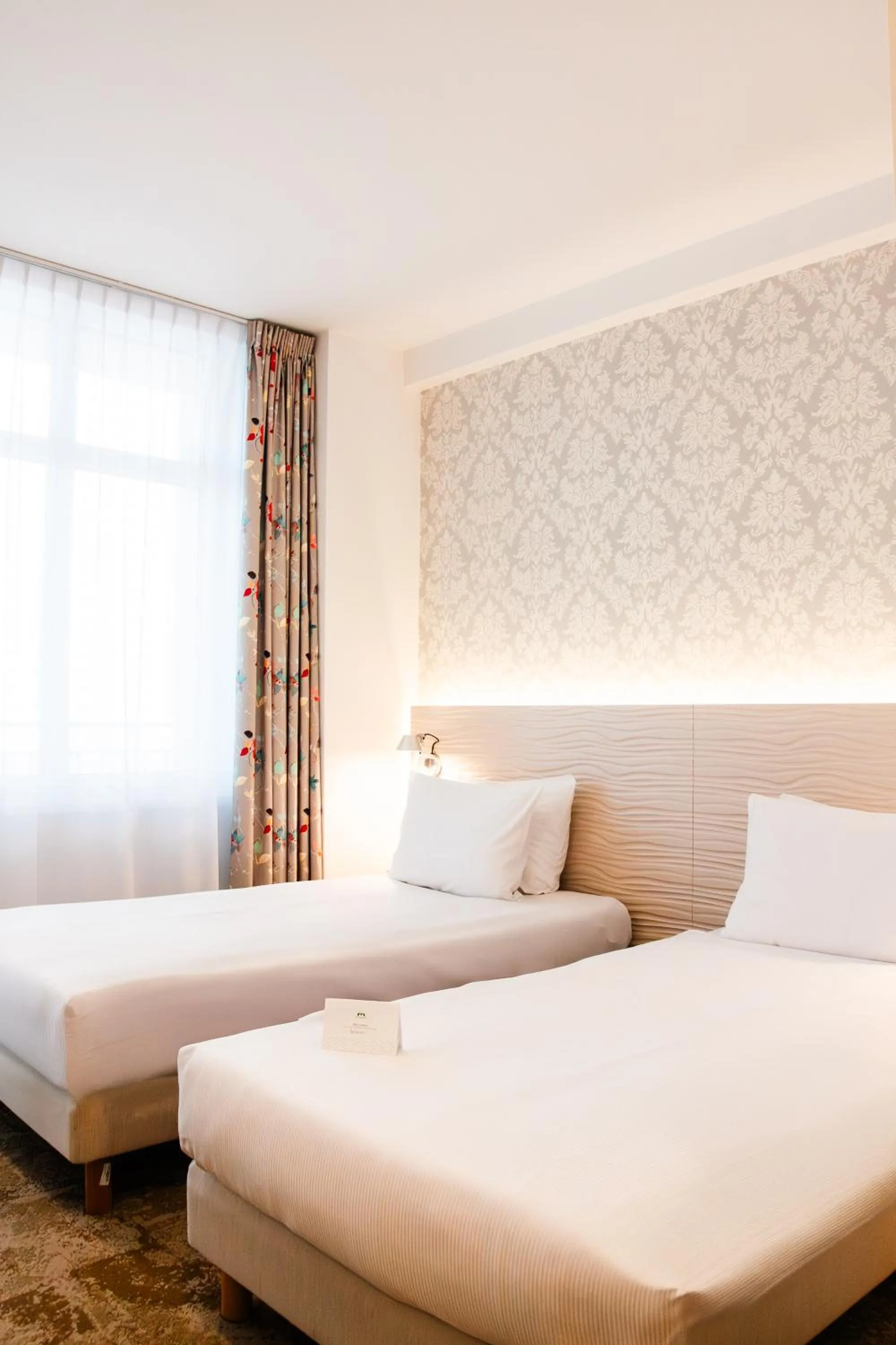 Bed in Hotel Metropol