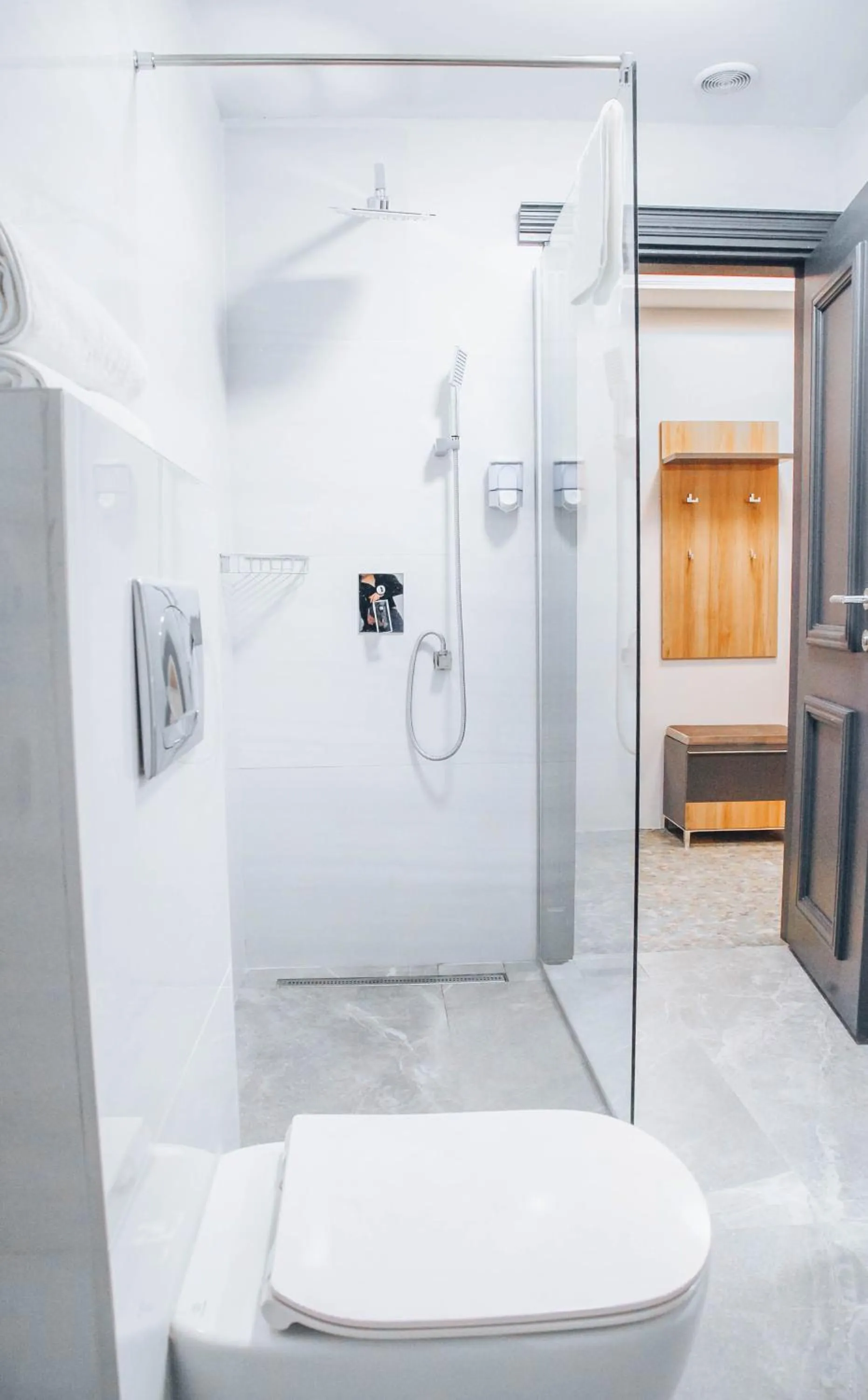 Shower in S Club Resort Hotel Aqua Park and Spa