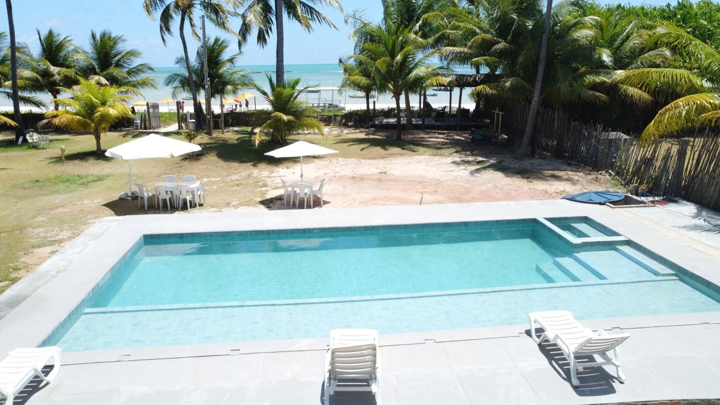 Swimming pool in Pousada e Restaurante Encanto das Águas