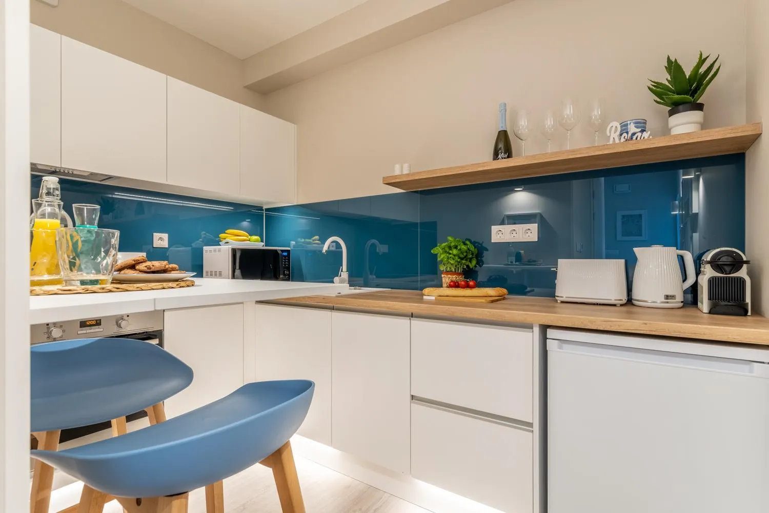Kitchen or kitchenette in Lake Spirit Boutique Apartments