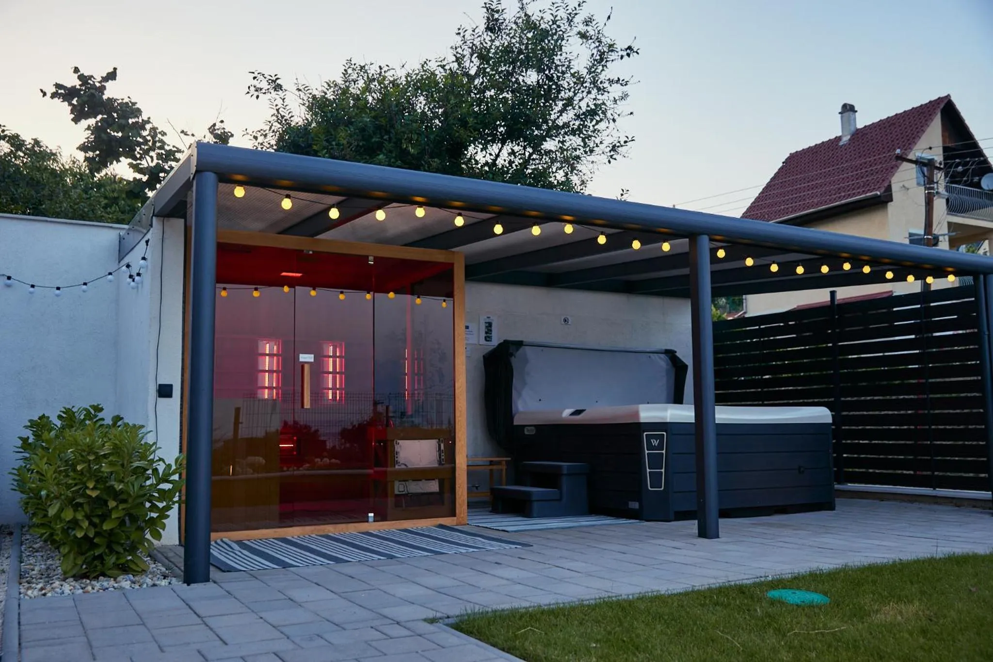 Hot Tub in Lake Spirit Boutique Apartments