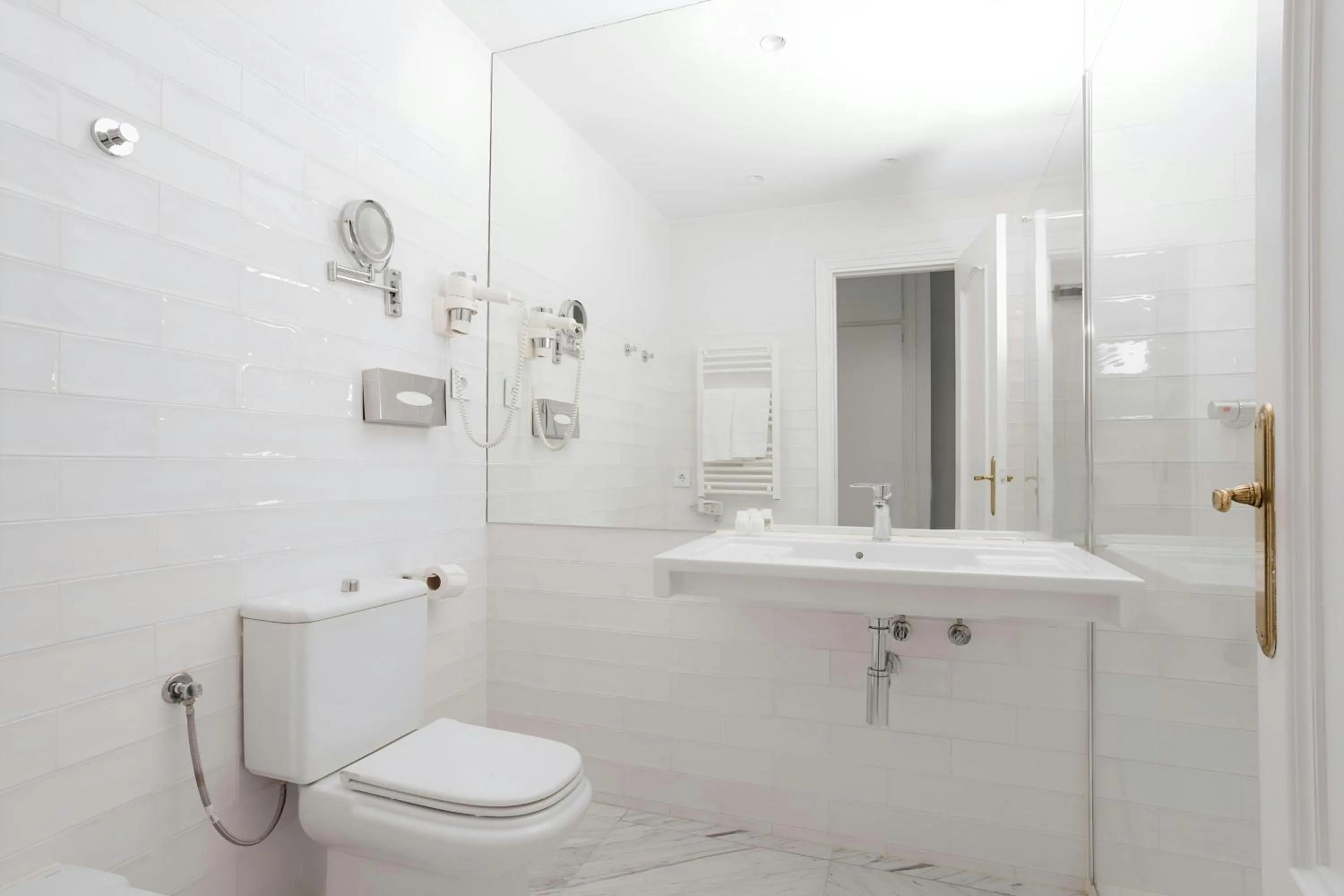 Bathroom in Sonder by Marriott Bonvoy Santa Ana Apartments Las Letras