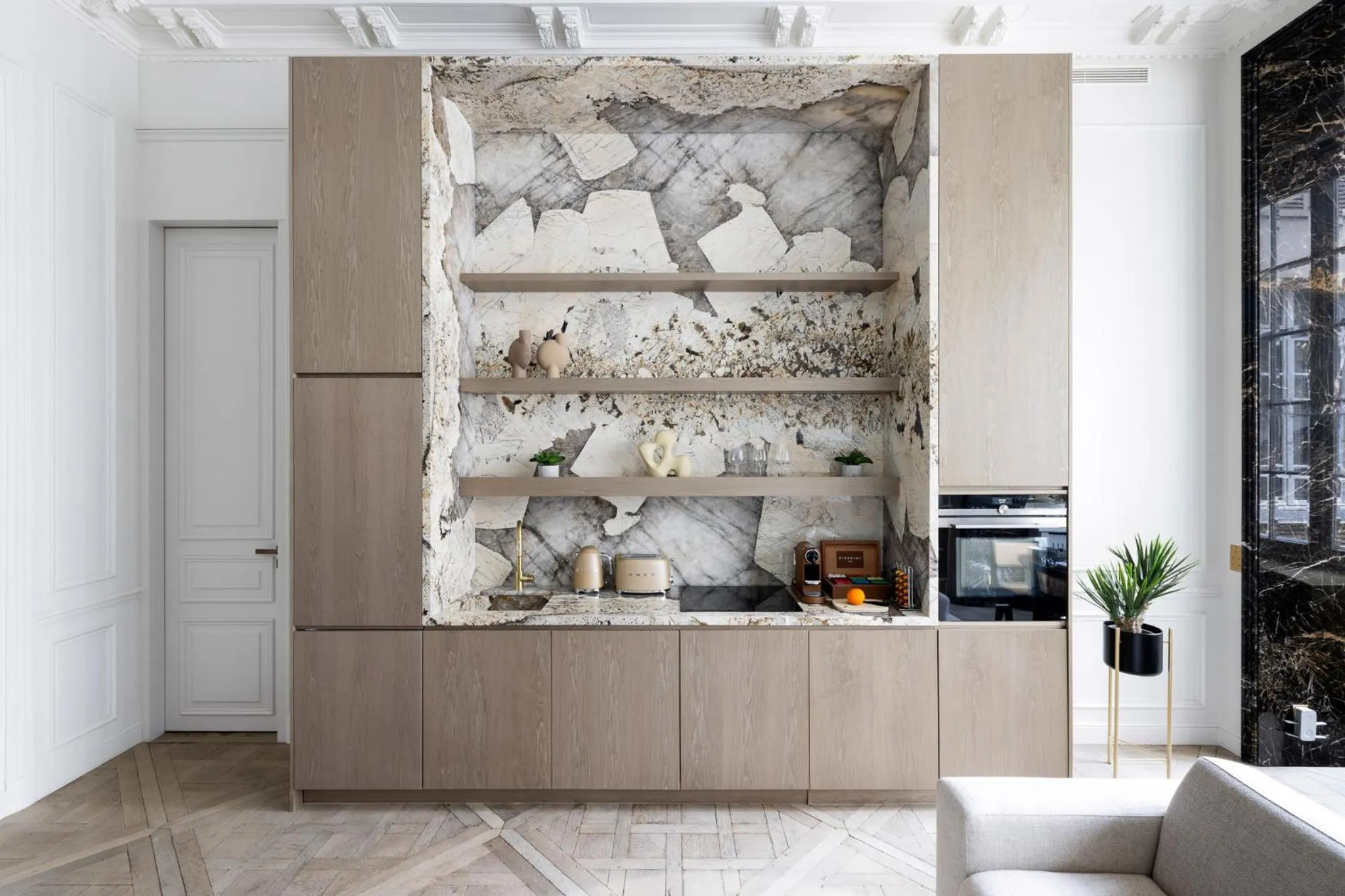 Kitchen or kitchenette in HIGHSTAY - Luxury Serviced Apartments - Louvre