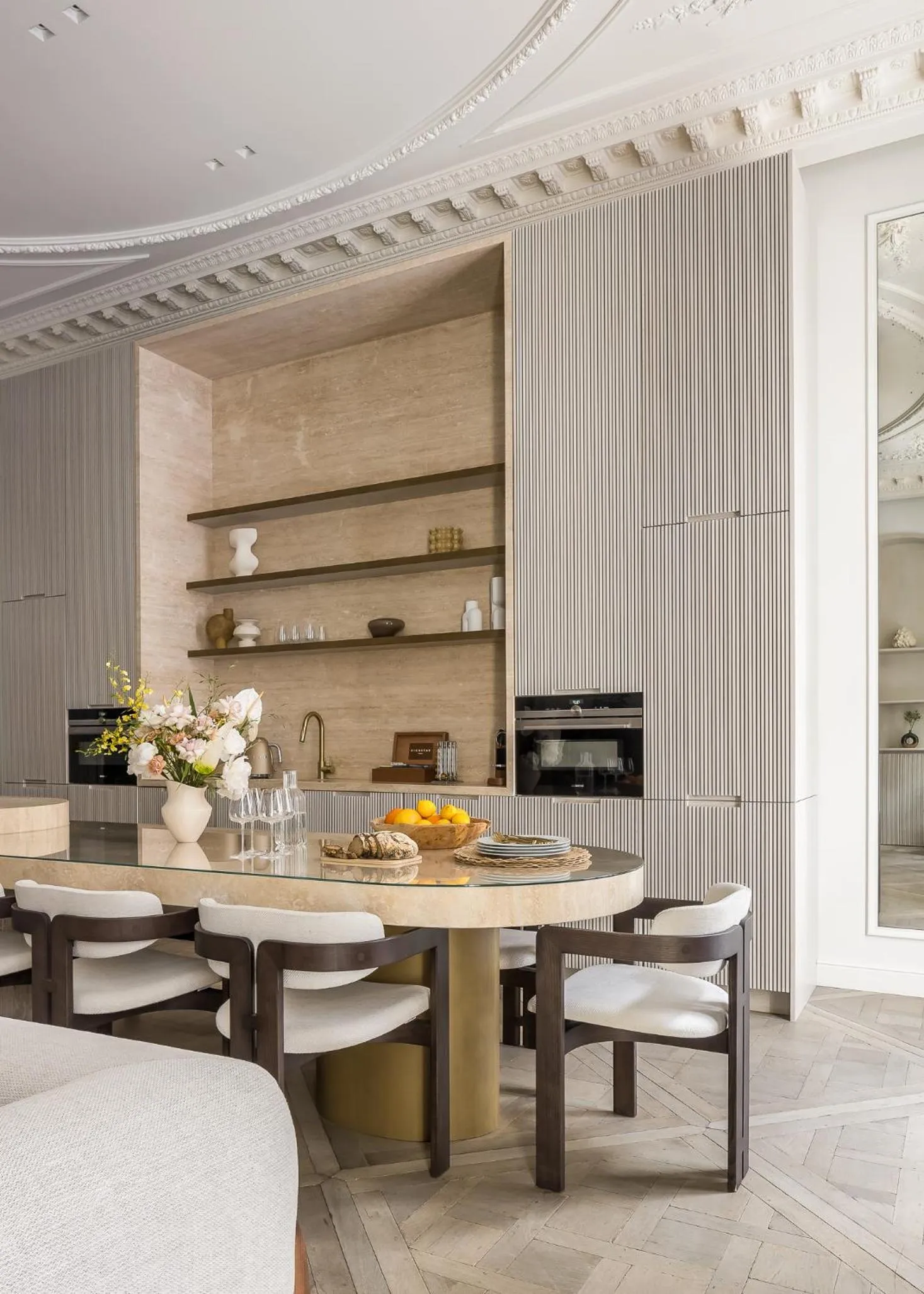 Kitchen or kitchenette in HIGHSTAY - Luxury Serviced Apartments - Louvre