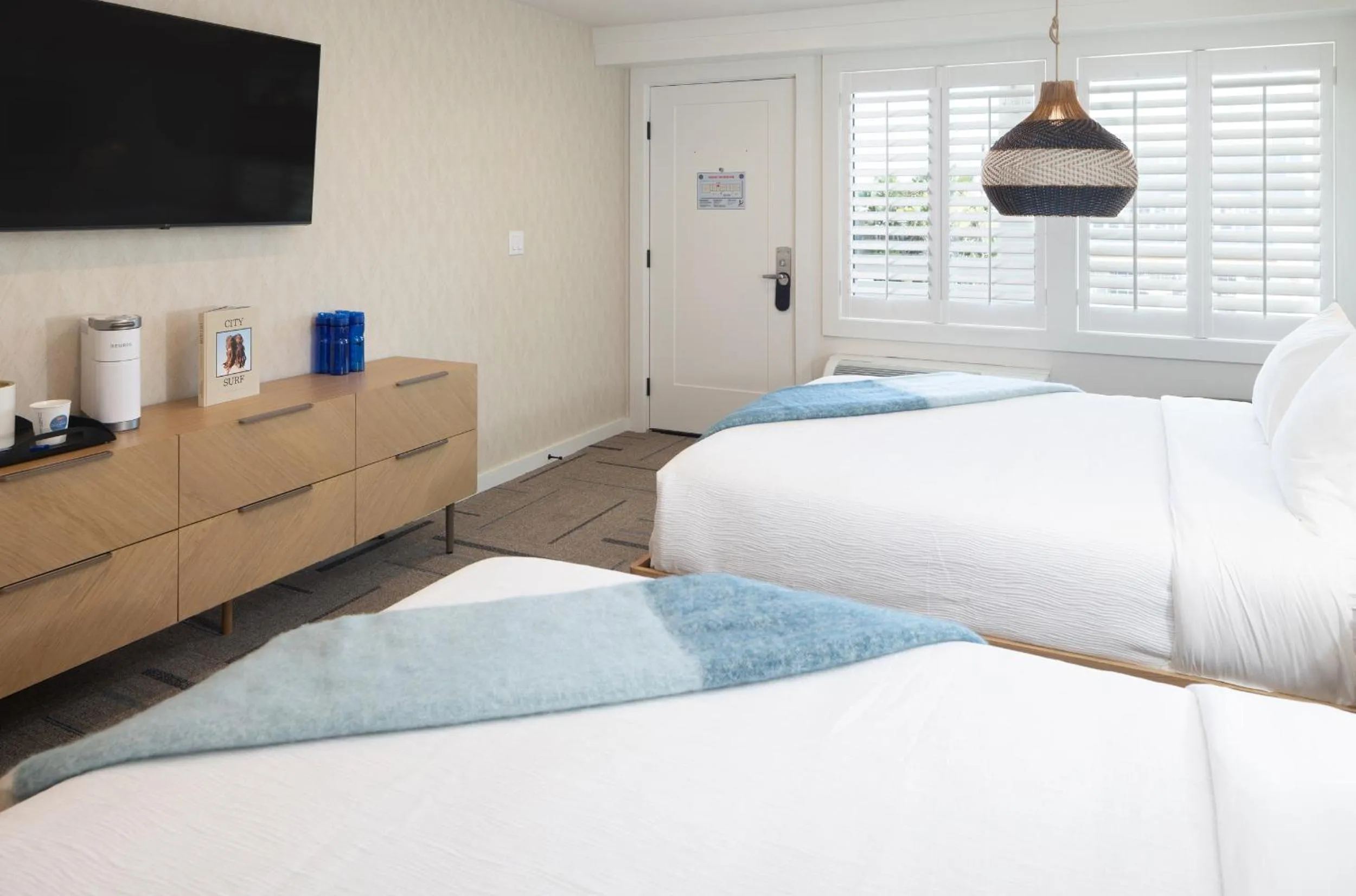 TV and multimedia, Bed in Oceaneer Hotel