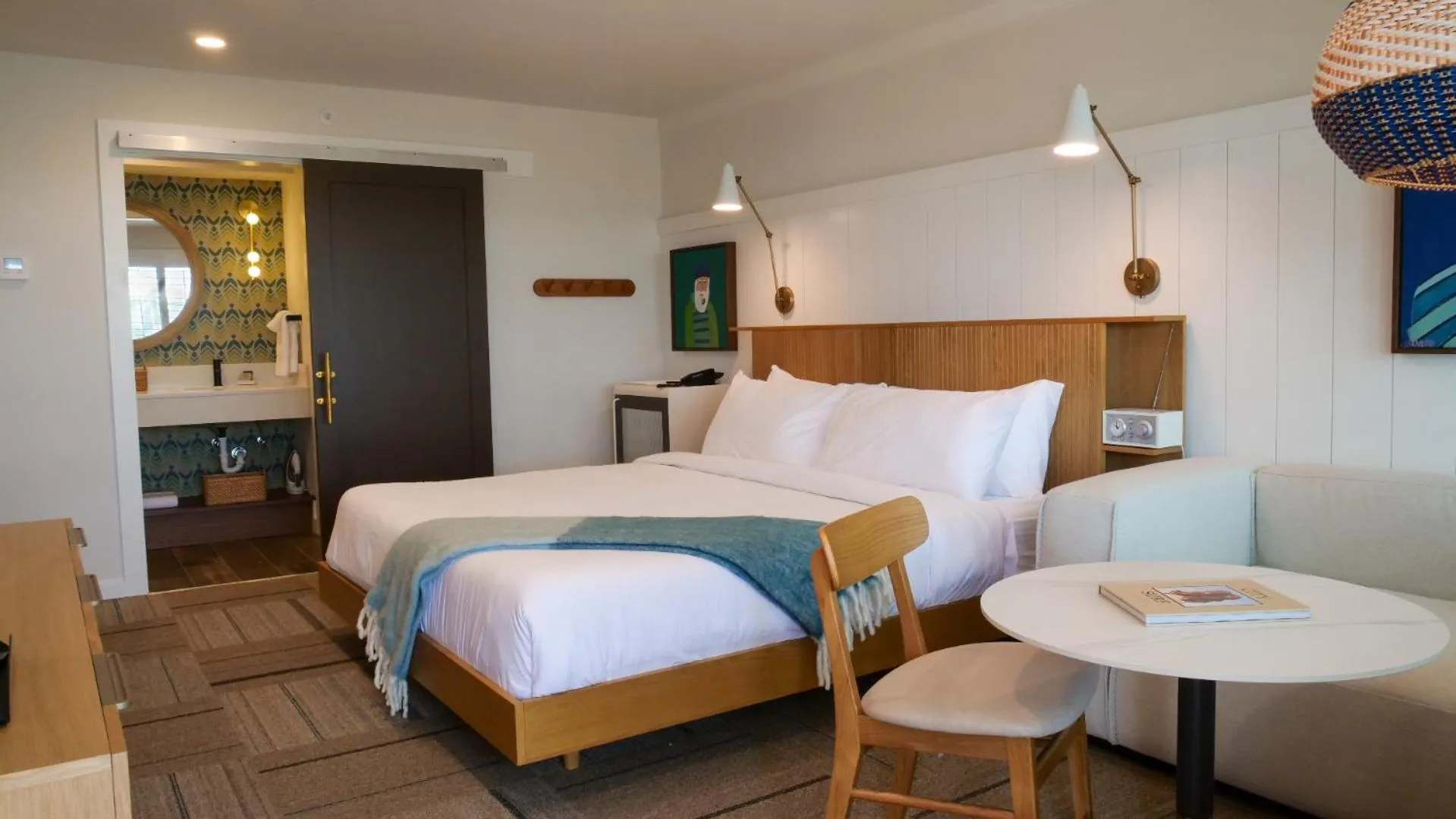 Bedroom, Bed in Oceaneer Hotel