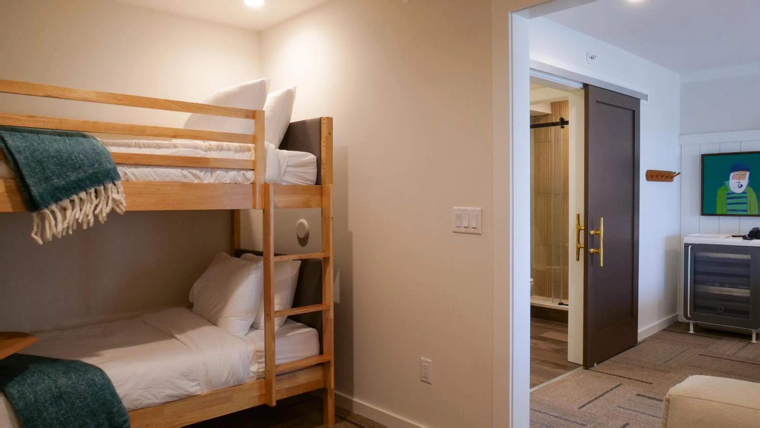 bunk bed, Bed in Oceaneer Hotel