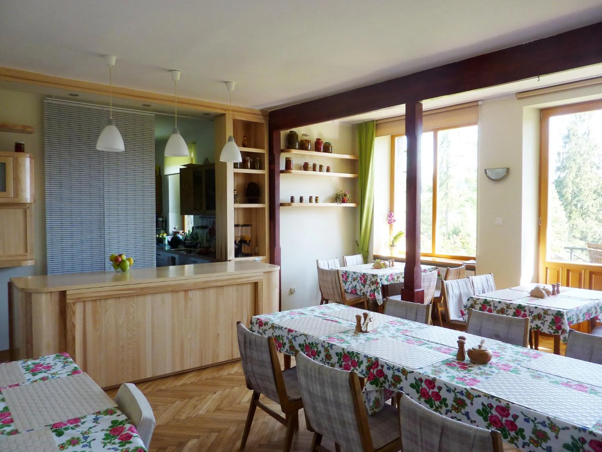 Restaurant/places to eat in Willa Litka