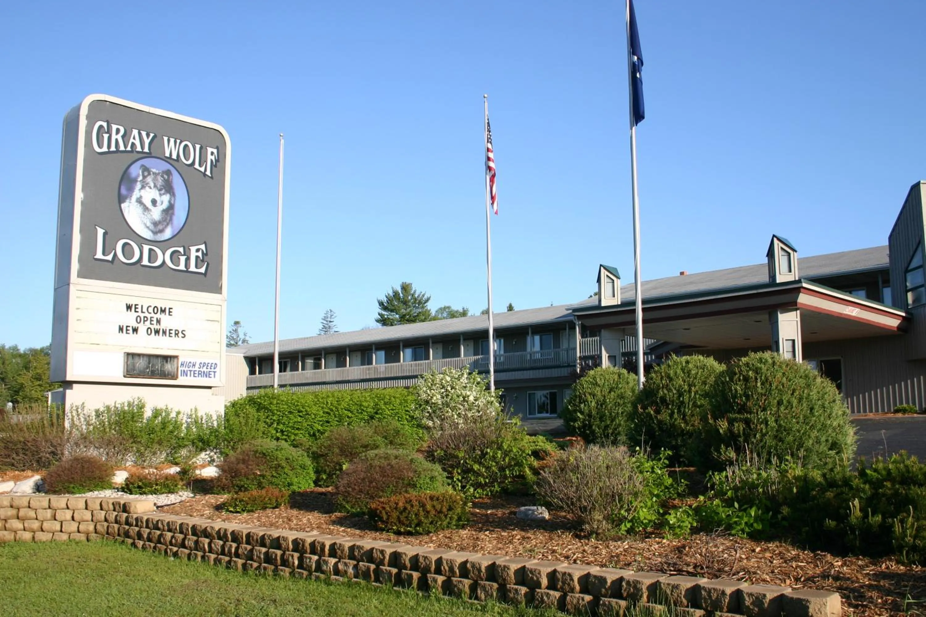 Property building in Gray Wolf Lodge