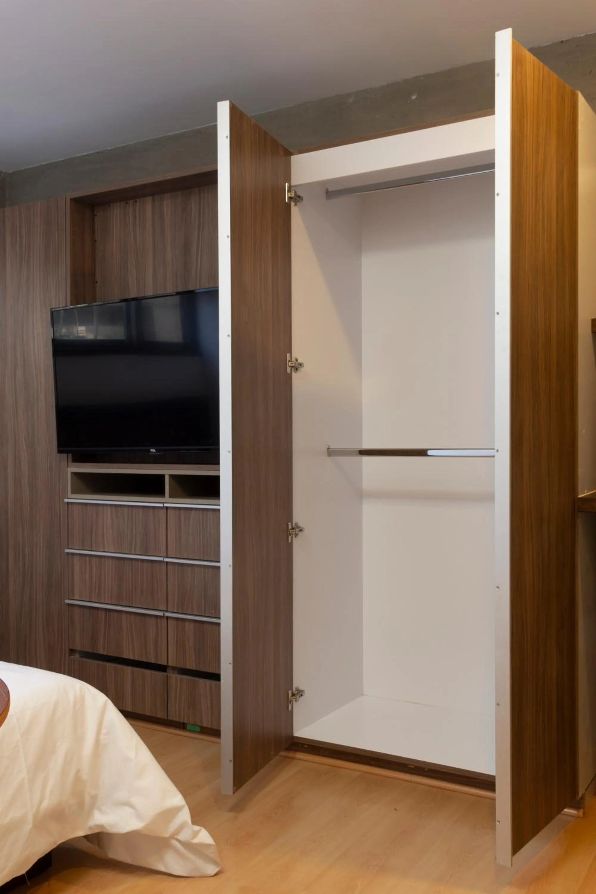 TV and multimedia, Bed in El Doce by HomiRent